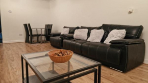 Spacious 3 bedroom with garden